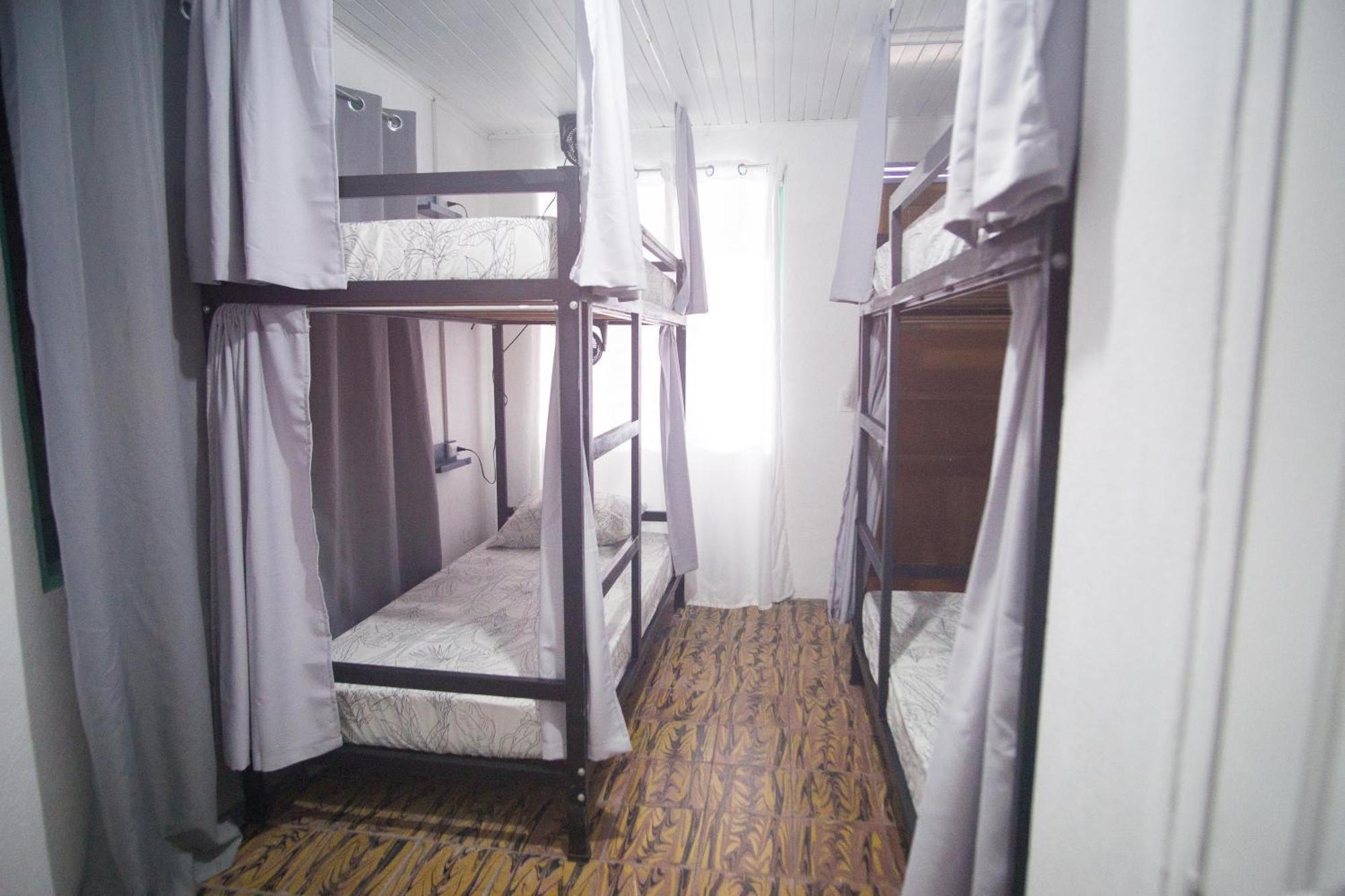 Pura Vibra Hostel La Fortuna Стая снимка